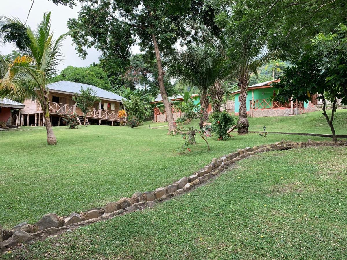 Cocoa Village Guesthouse Obo  Екстер'єр фото
